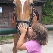 Ragazza laureata in Lingue Inglese,Francese e Spagnolo impartisce lezioni private a studenti scuole elementari,medie e superiori.
